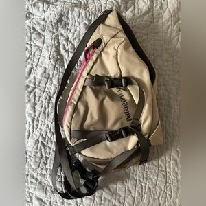 Patagonia Atom 8L Sling Bag EUC